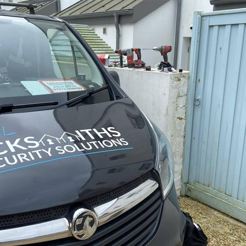 ASL-locksmith-van-outdoor-gate-lock-change ASL locksmith van outdoor gate lock change
