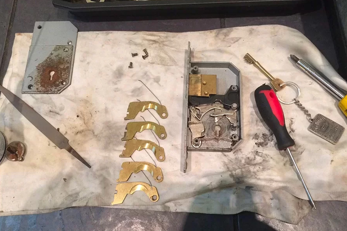lock repair spare parts ready