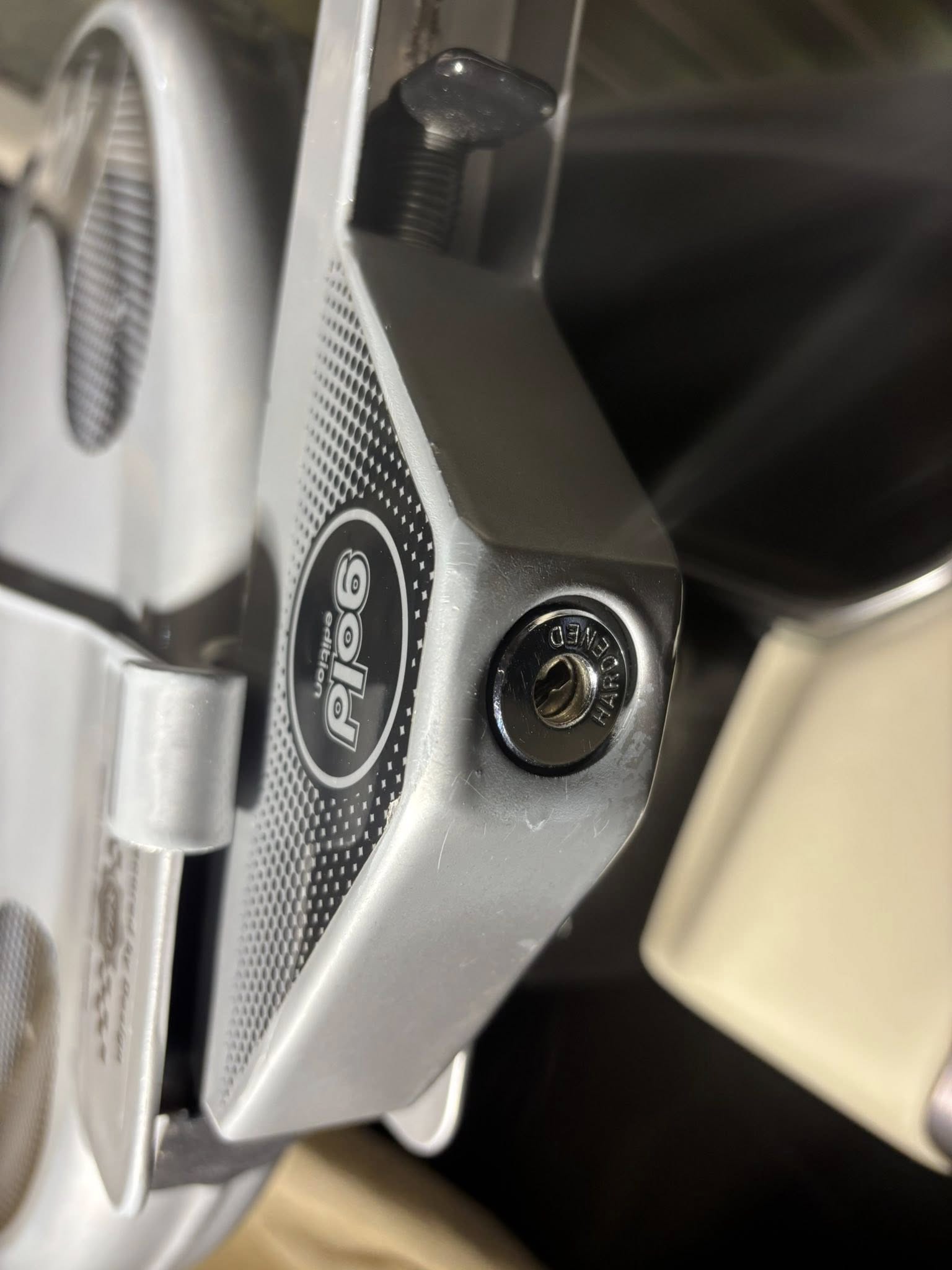 Disklok steering wheel lock