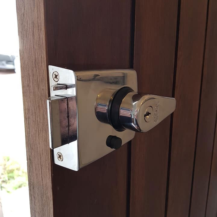 front-door-lock-change-assa-eastbourne-april front door lock repair assa eastbourne april