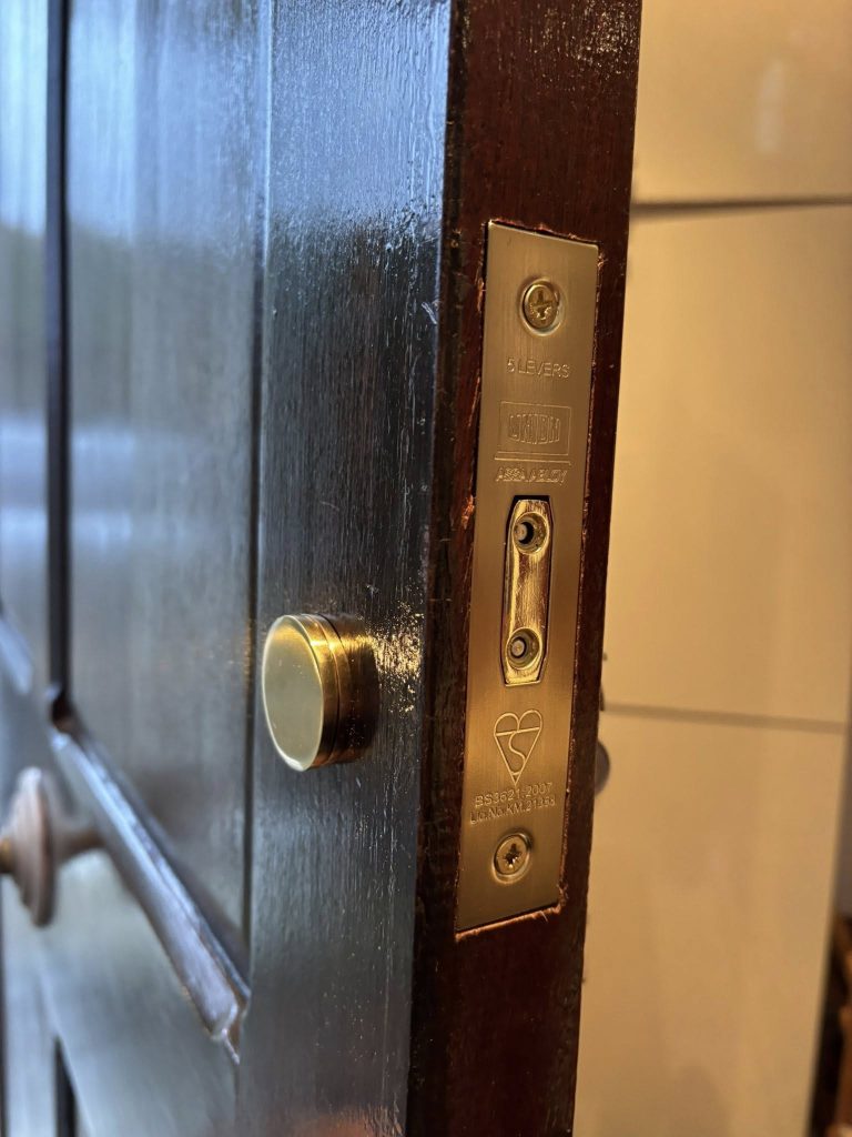 Side view of Union lock plate and knobs