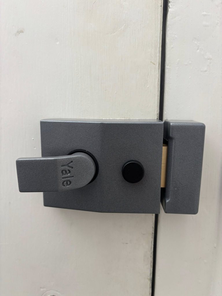 Yale lock from inside