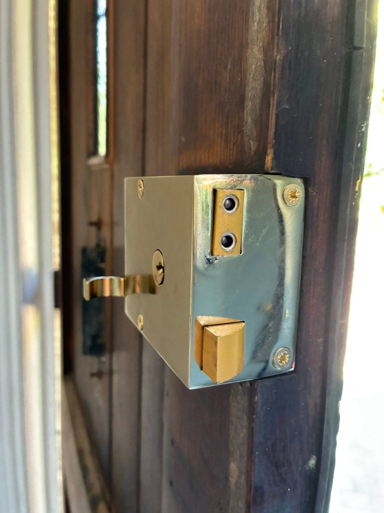 Drawback nightlatch installation
